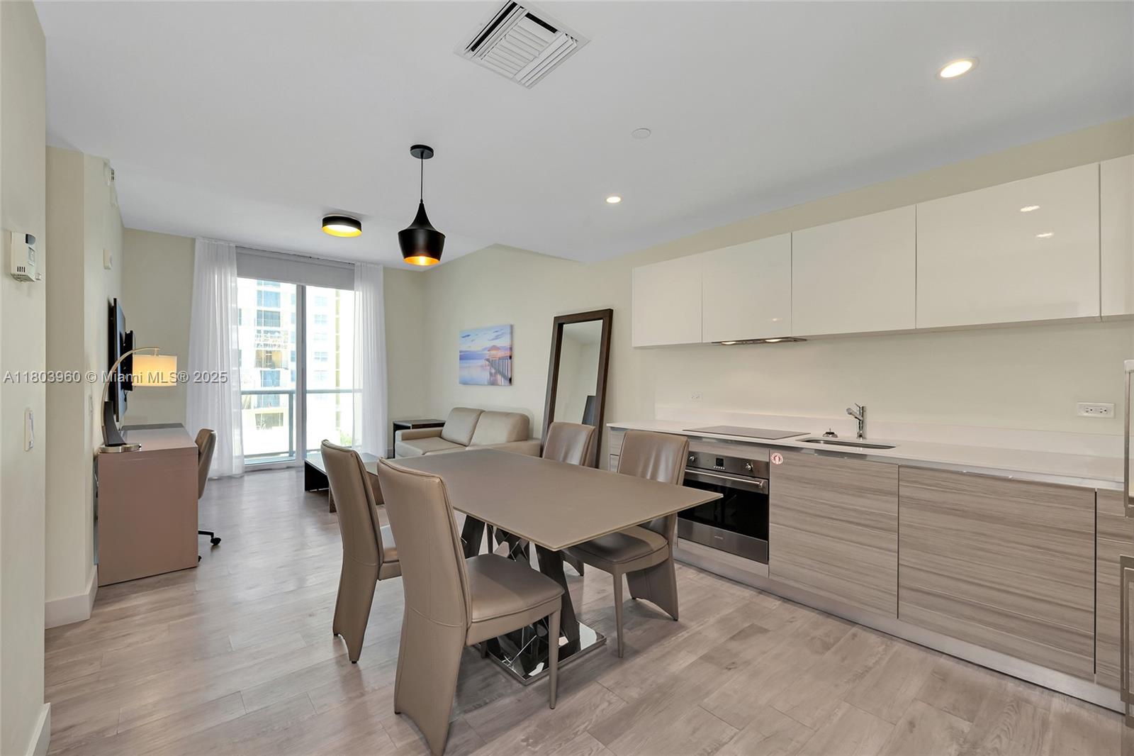 COSTA HOLLYWOOD CONDO - Residential