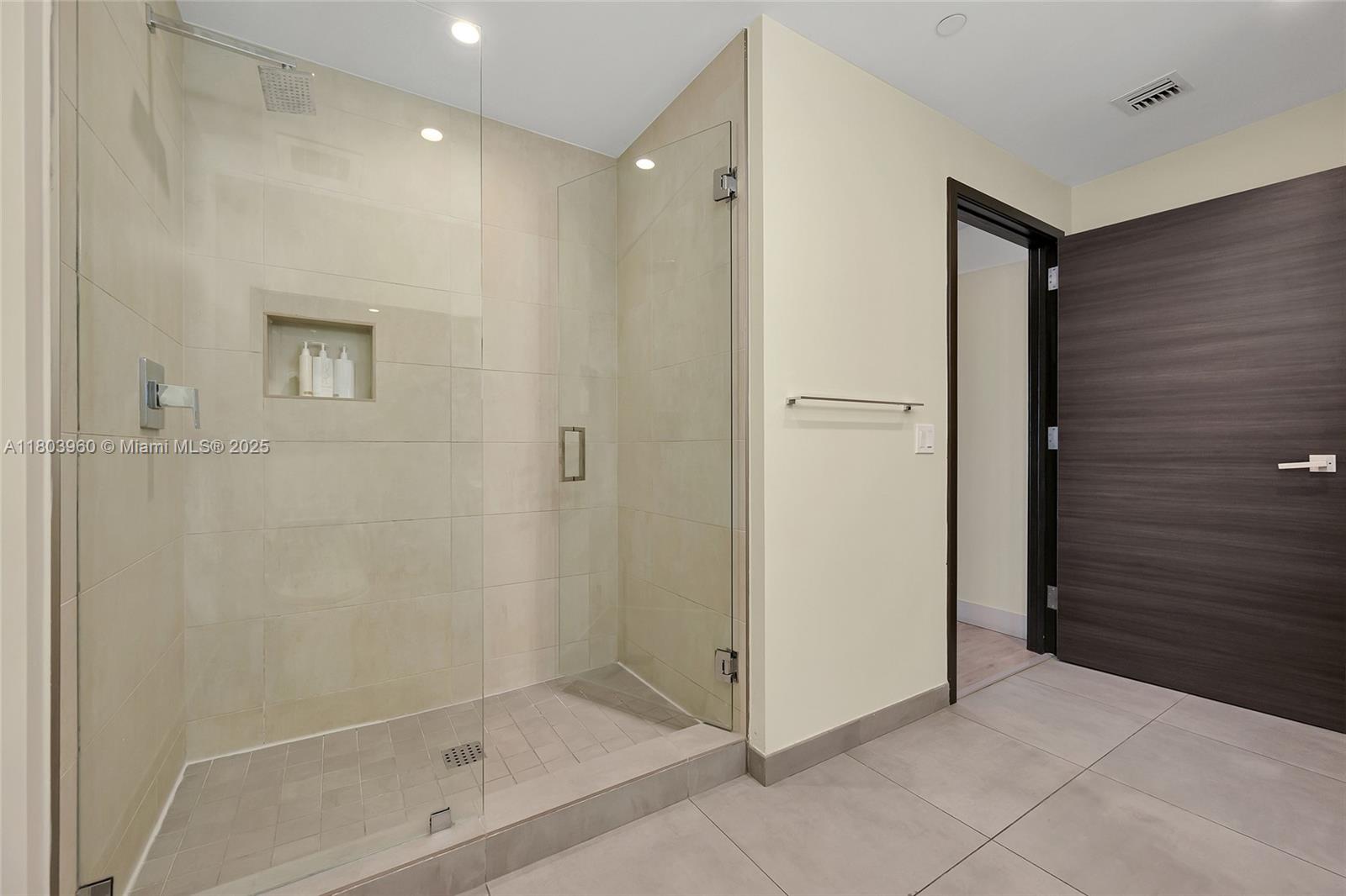 COSTA HOLLYWOOD CONDO - Residential
