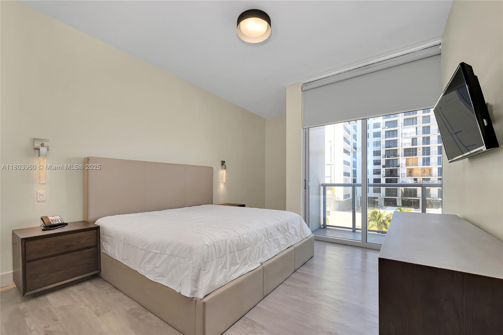 COSTA HOLLYWOOD CONDO - Residential