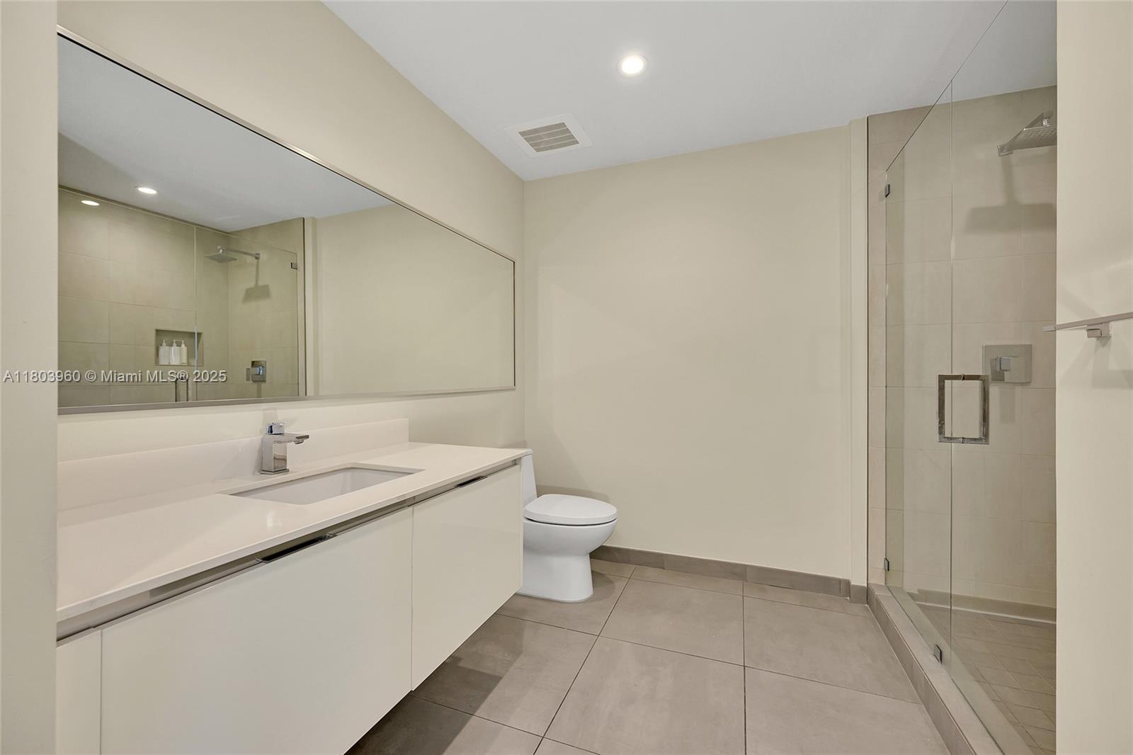 COSTA HOLLYWOOD CONDO - Residential