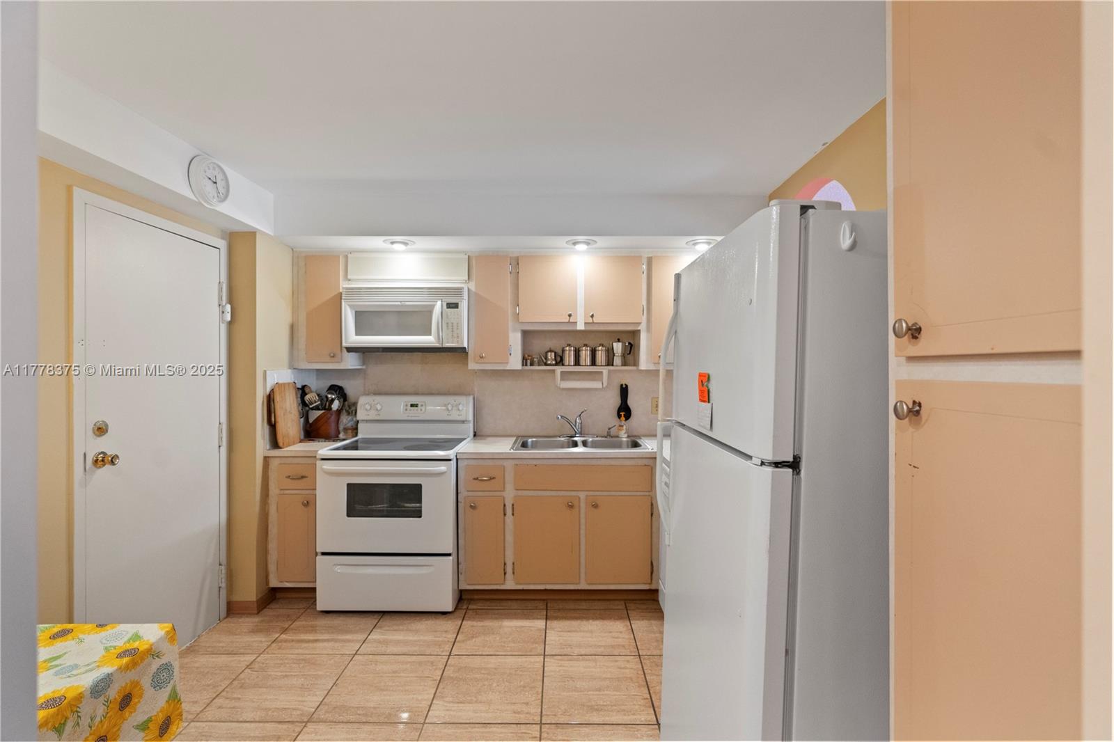 GOLDEN HORN CONDO - Residential