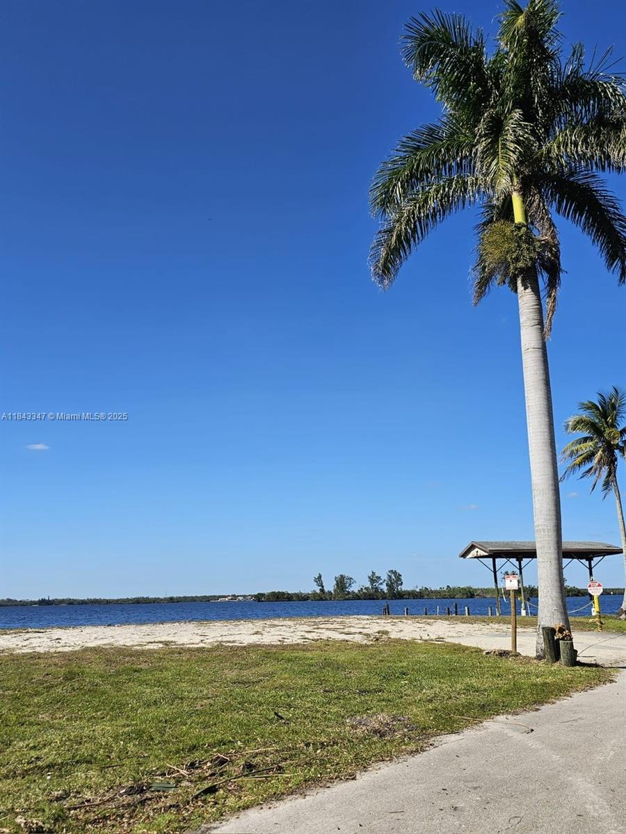 Broadview Manor - Land