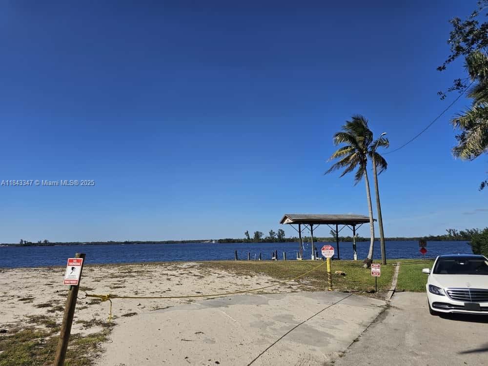 Broadview Manor - Land