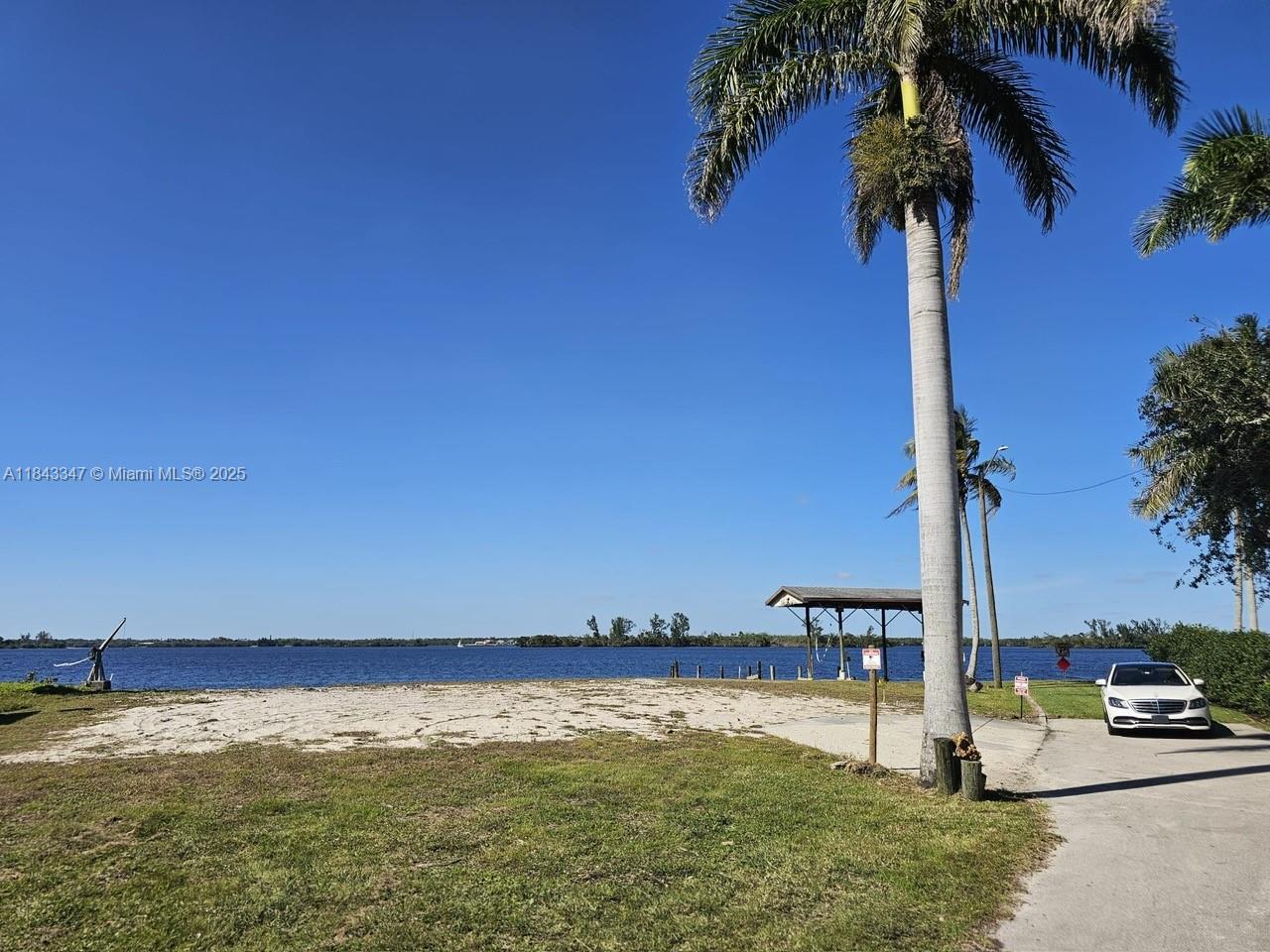 Broadview Manor - Land