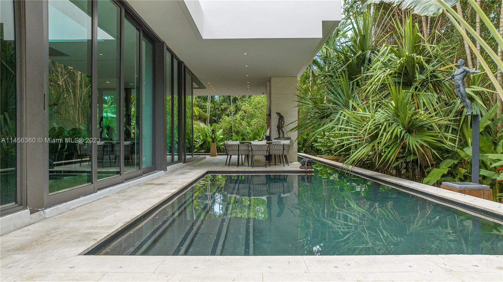 SUNSET ISLANDS-ISLAND NO 1 - Residential