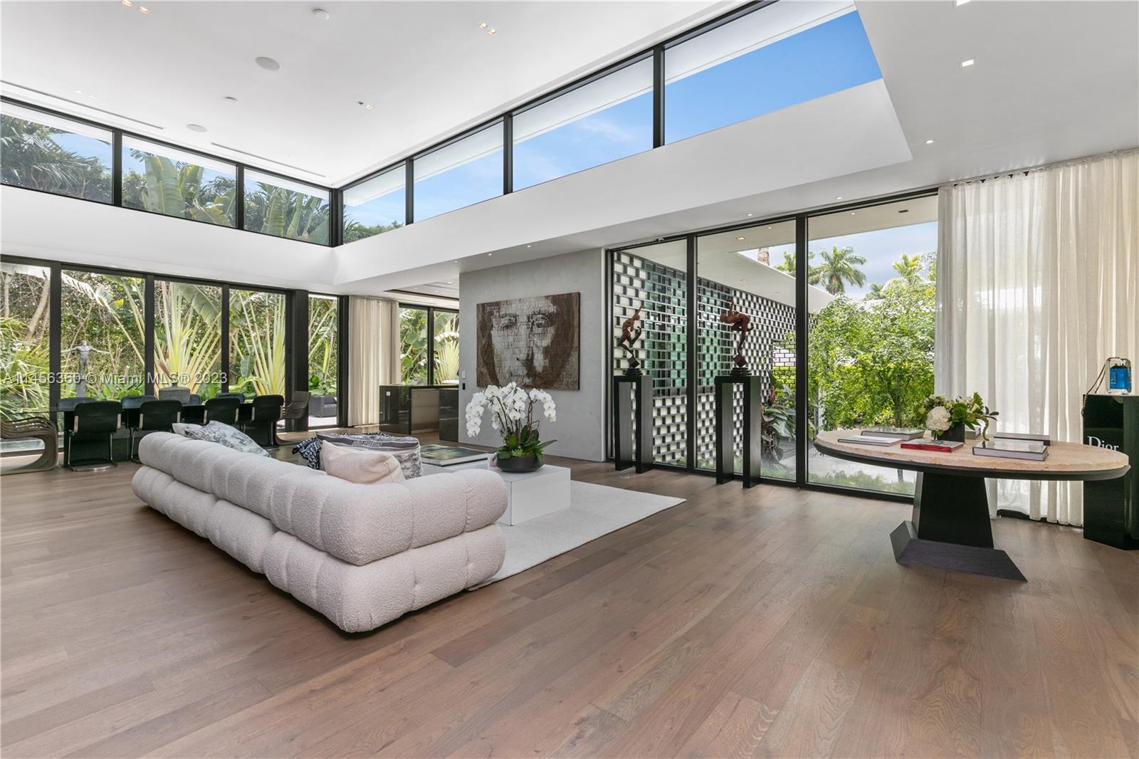 SUNSET ISLANDS-ISLAND NO 1 - Residential