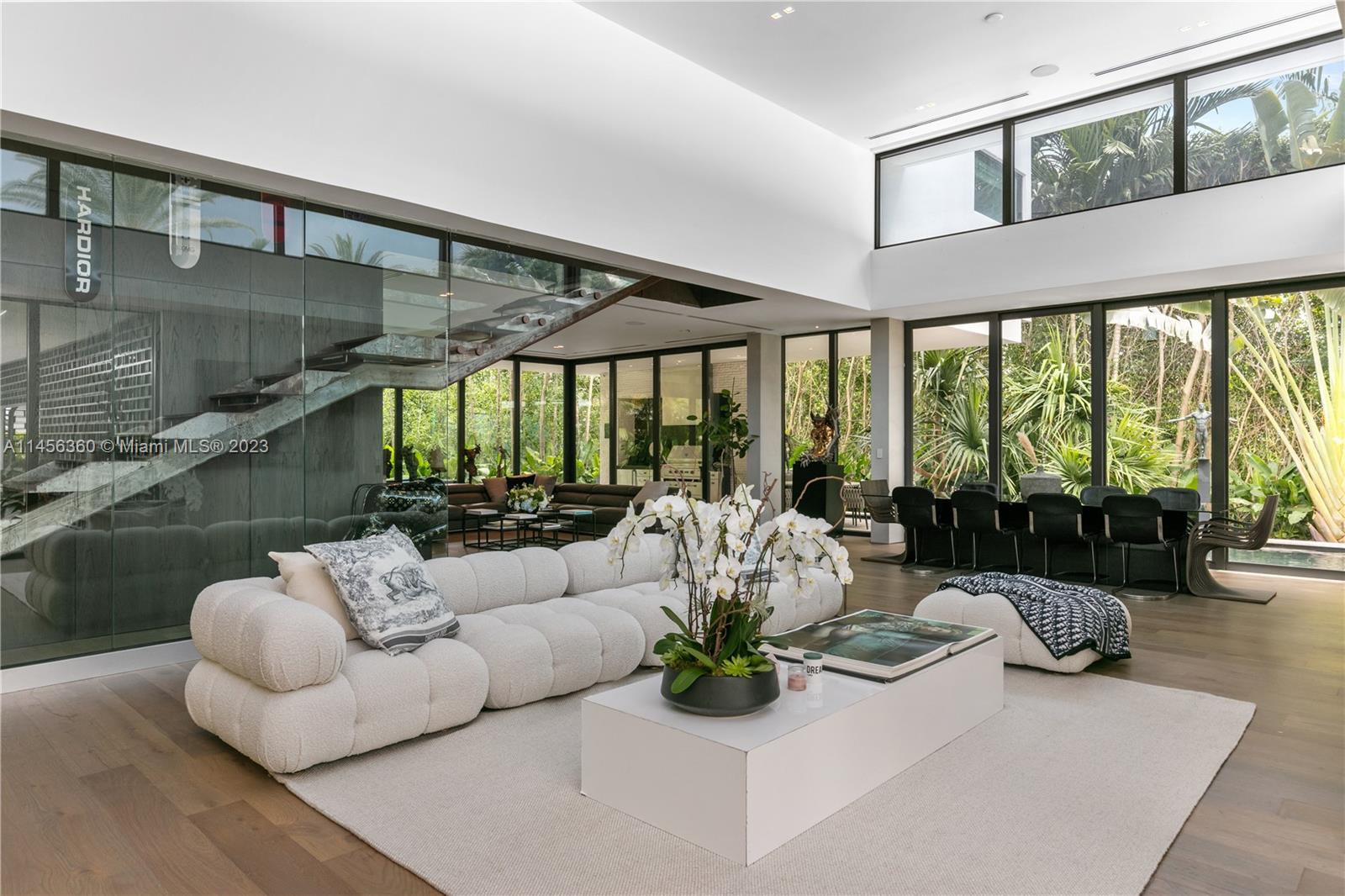 SUNSET ISLANDS-ISLAND NO 1 - Residential