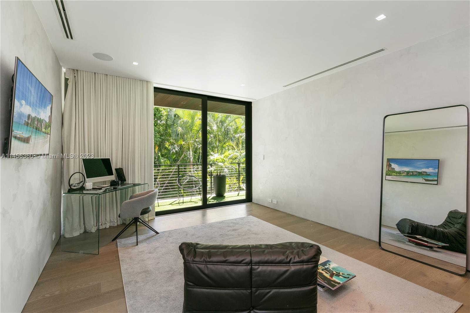 SUNSET ISLANDS-ISLAND NO 1 - Residential