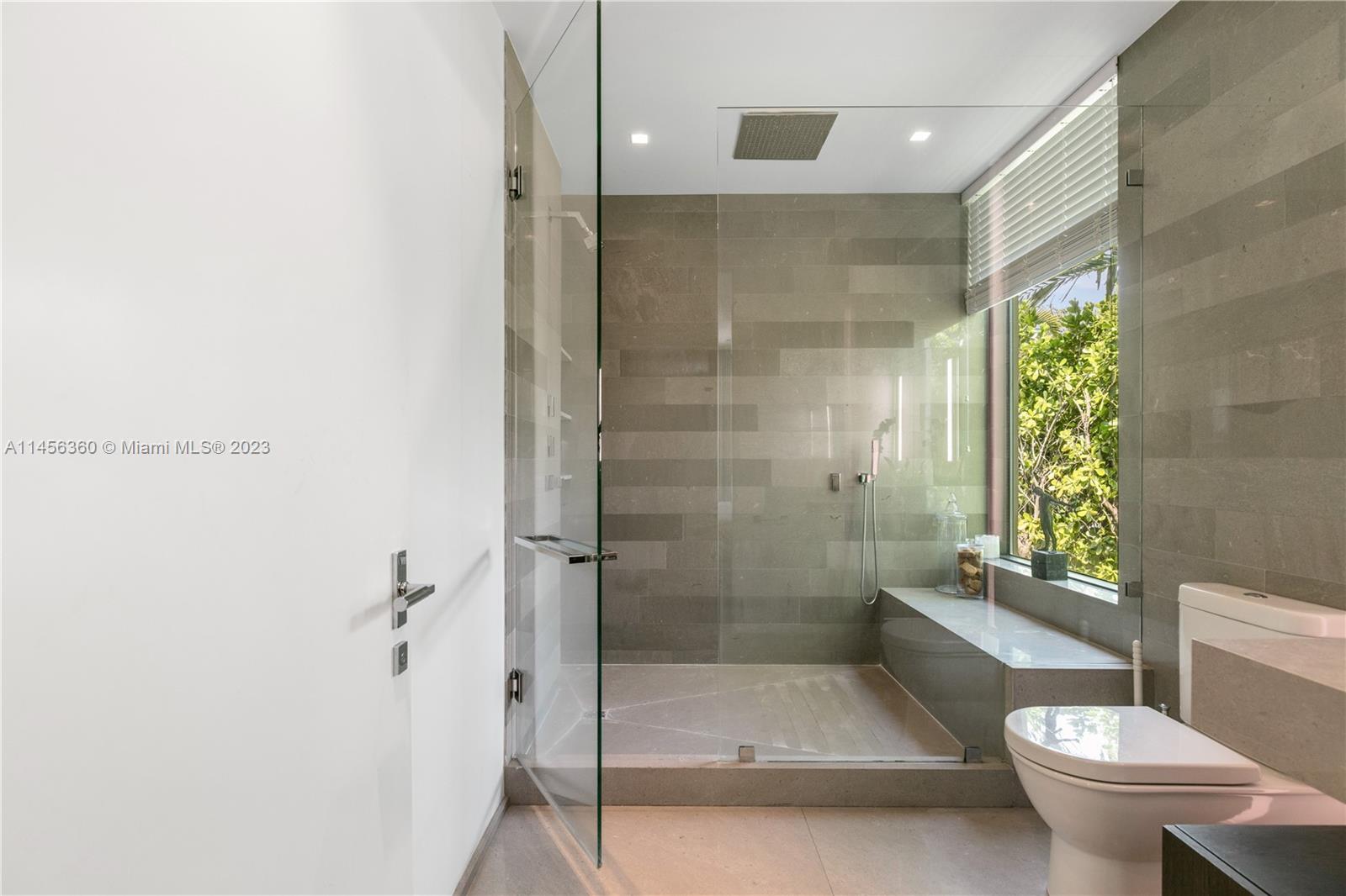 SUNSET ISLANDS-ISLAND NO 1 - Residential