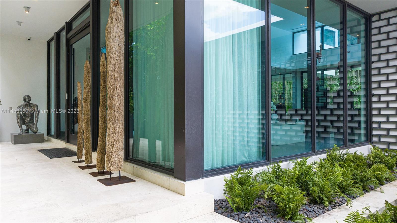 SUNSET ISLANDS-ISLAND NO 1 - Residential