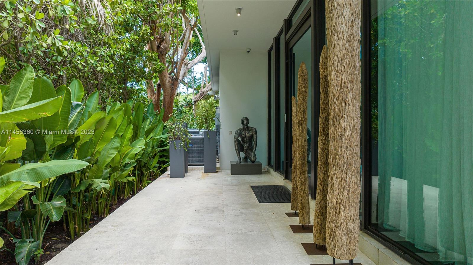 SUNSET ISLANDS-ISLAND NO 1 - Residential