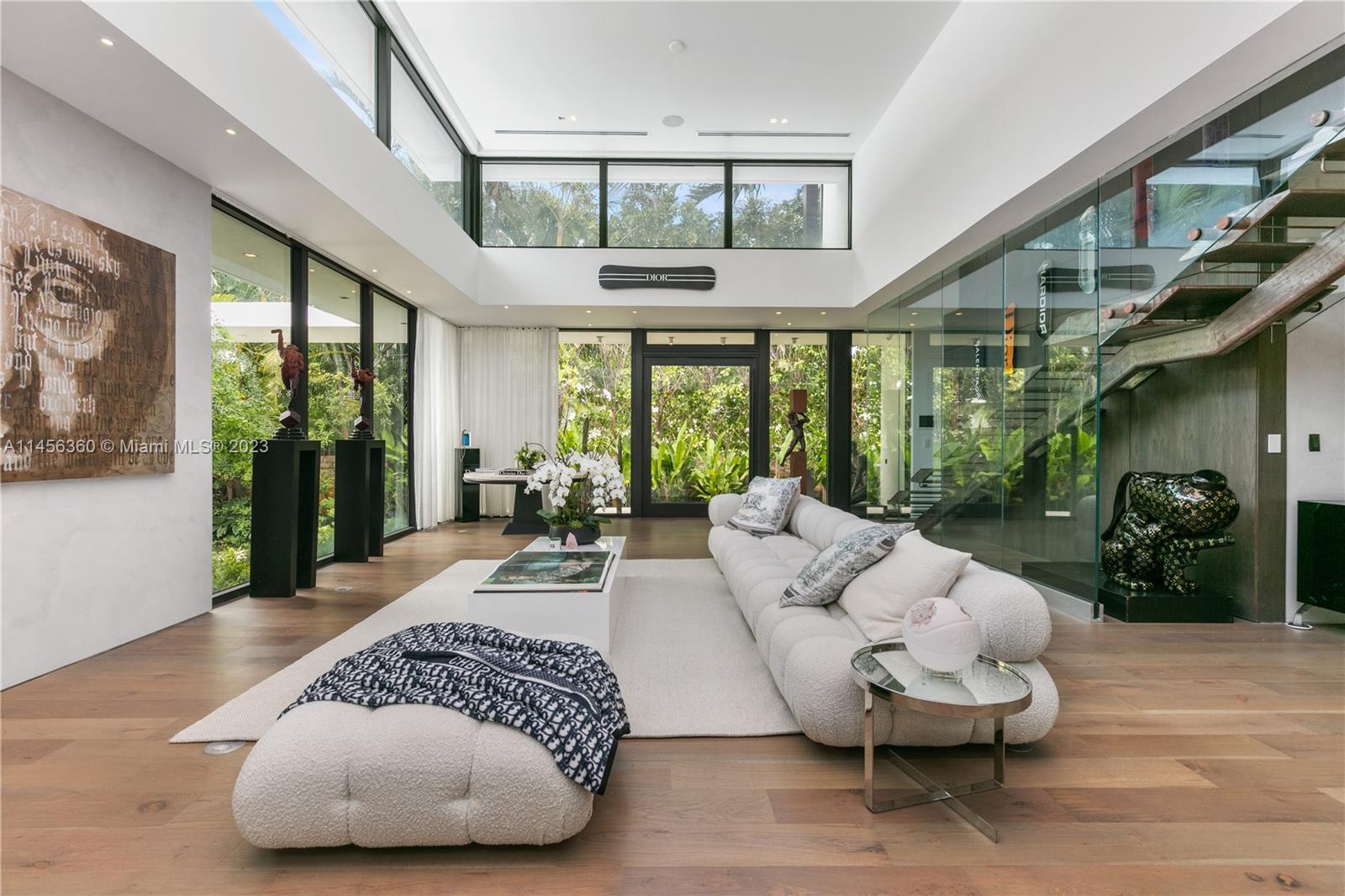 SUNSET ISLANDS-ISLAND NO 1 - Residential