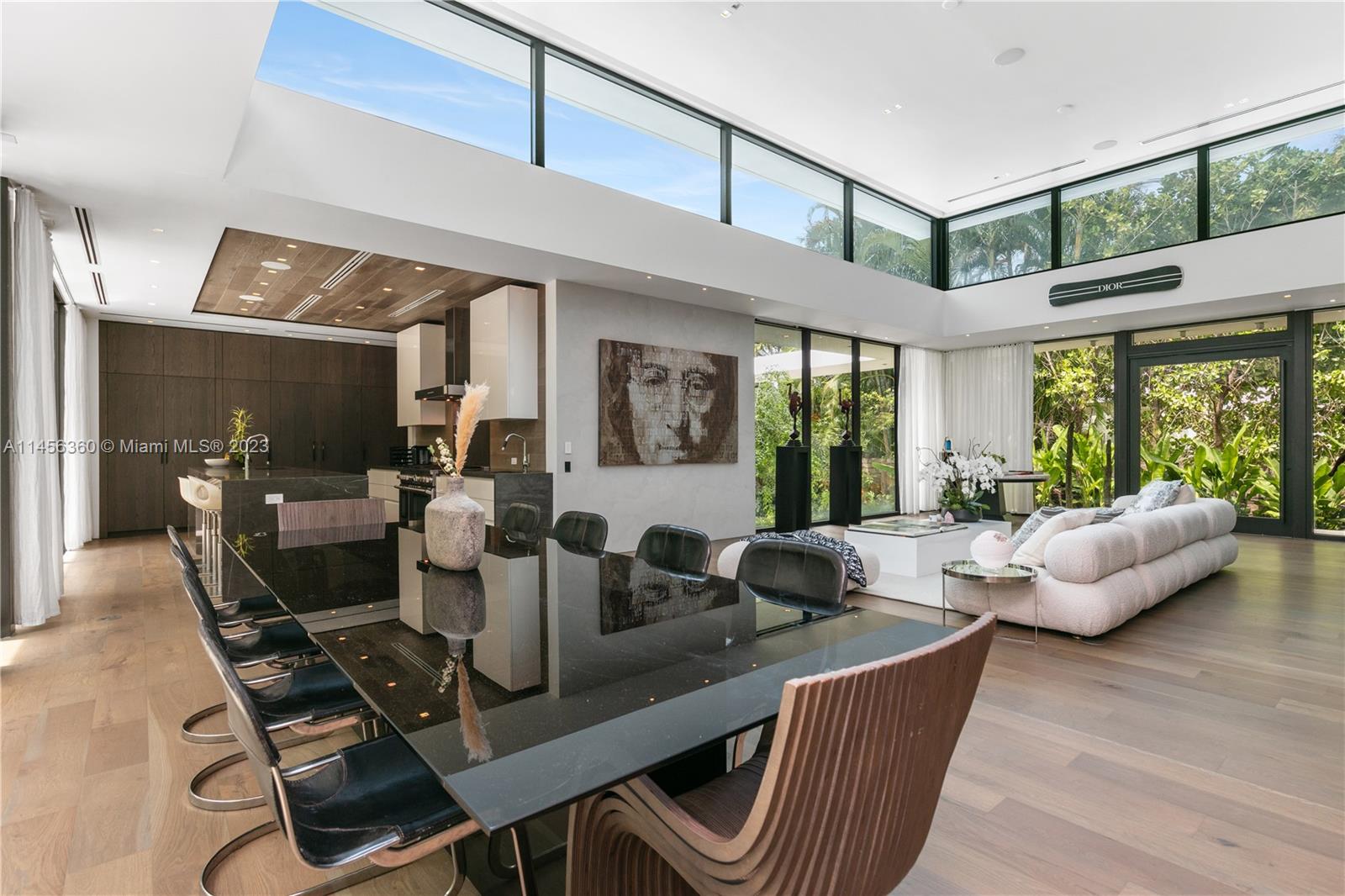 SUNSET ISLANDS-ISLAND NO 1 - Residential