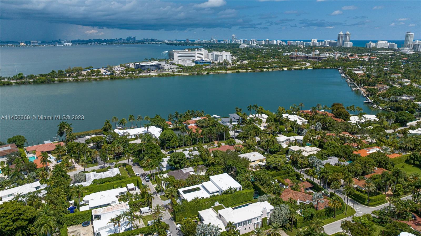 SUNSET ISLANDS-ISLAND NO 1 - Residential