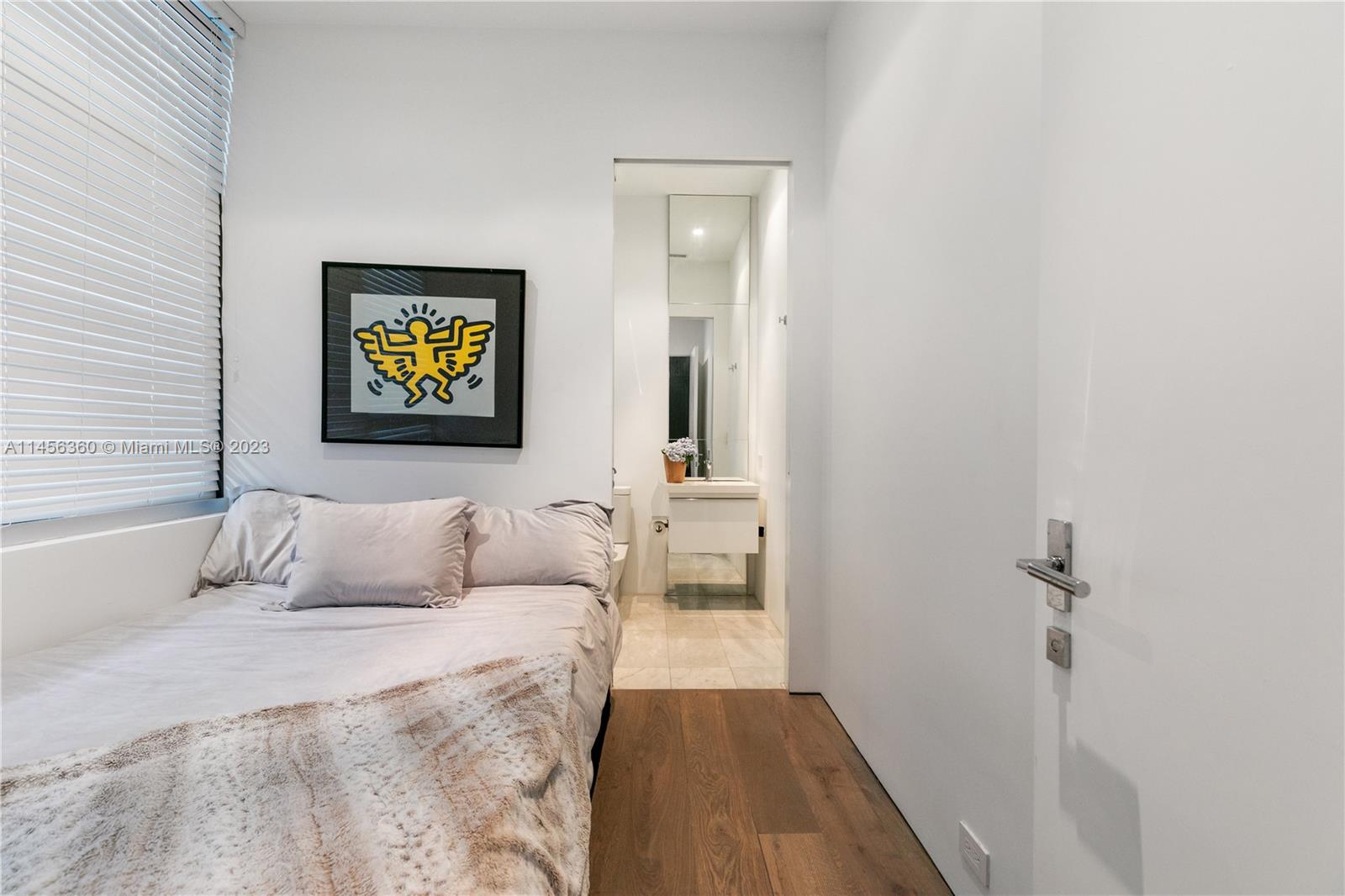 SUNSET ISLANDS-ISLAND NO 1 - Residential