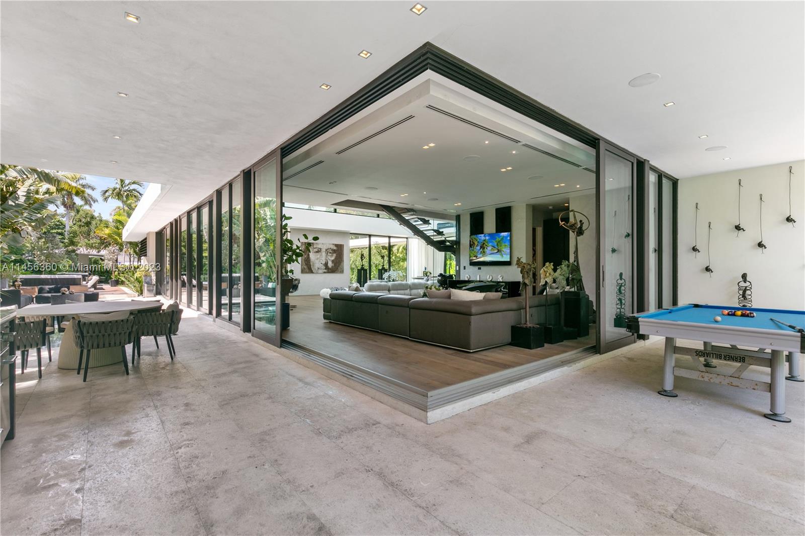 SUNSET ISLANDS-ISLAND NO 1 - Residential