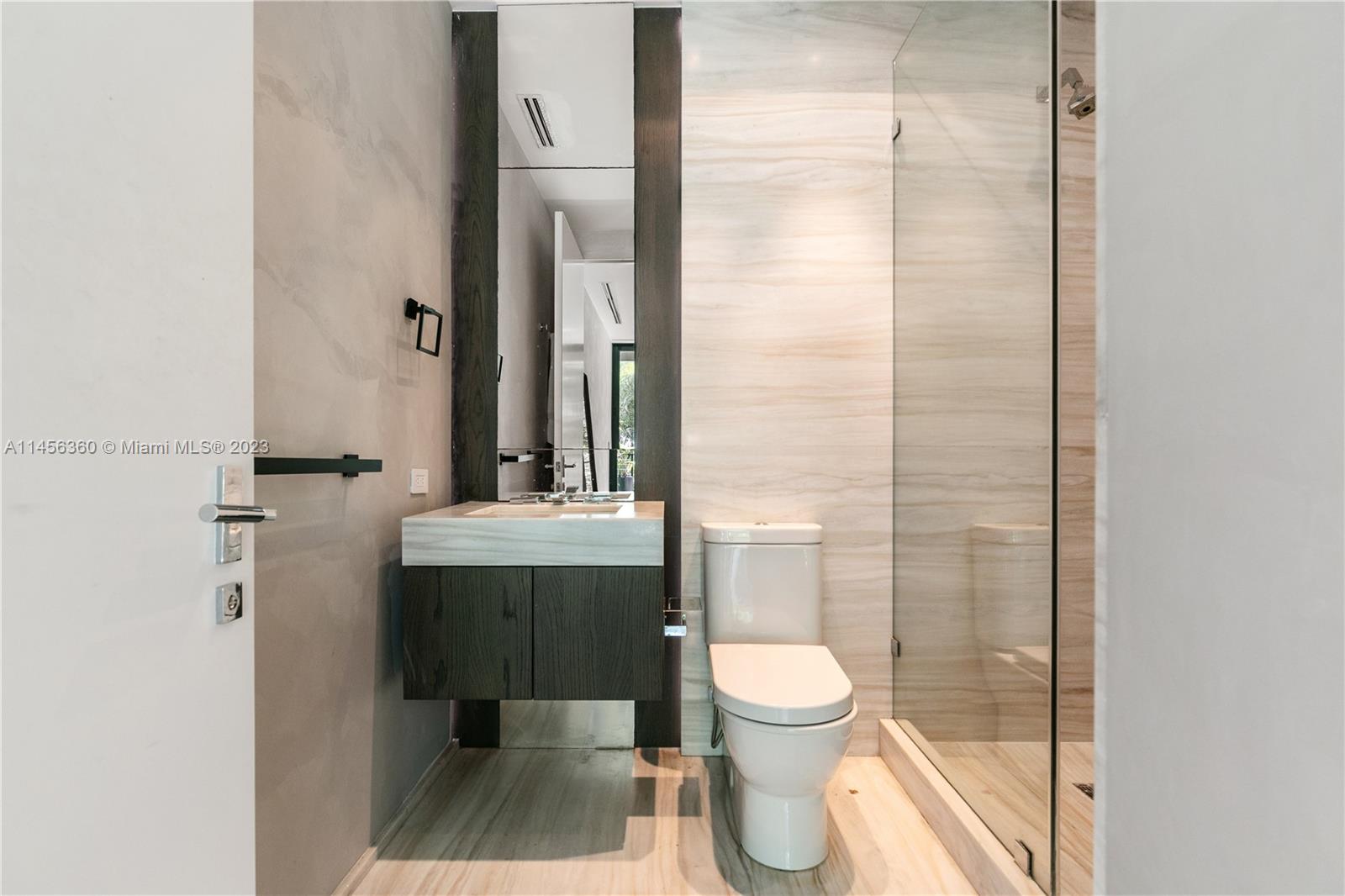 SUNSET ISLANDS-ISLAND NO 1 - Residential