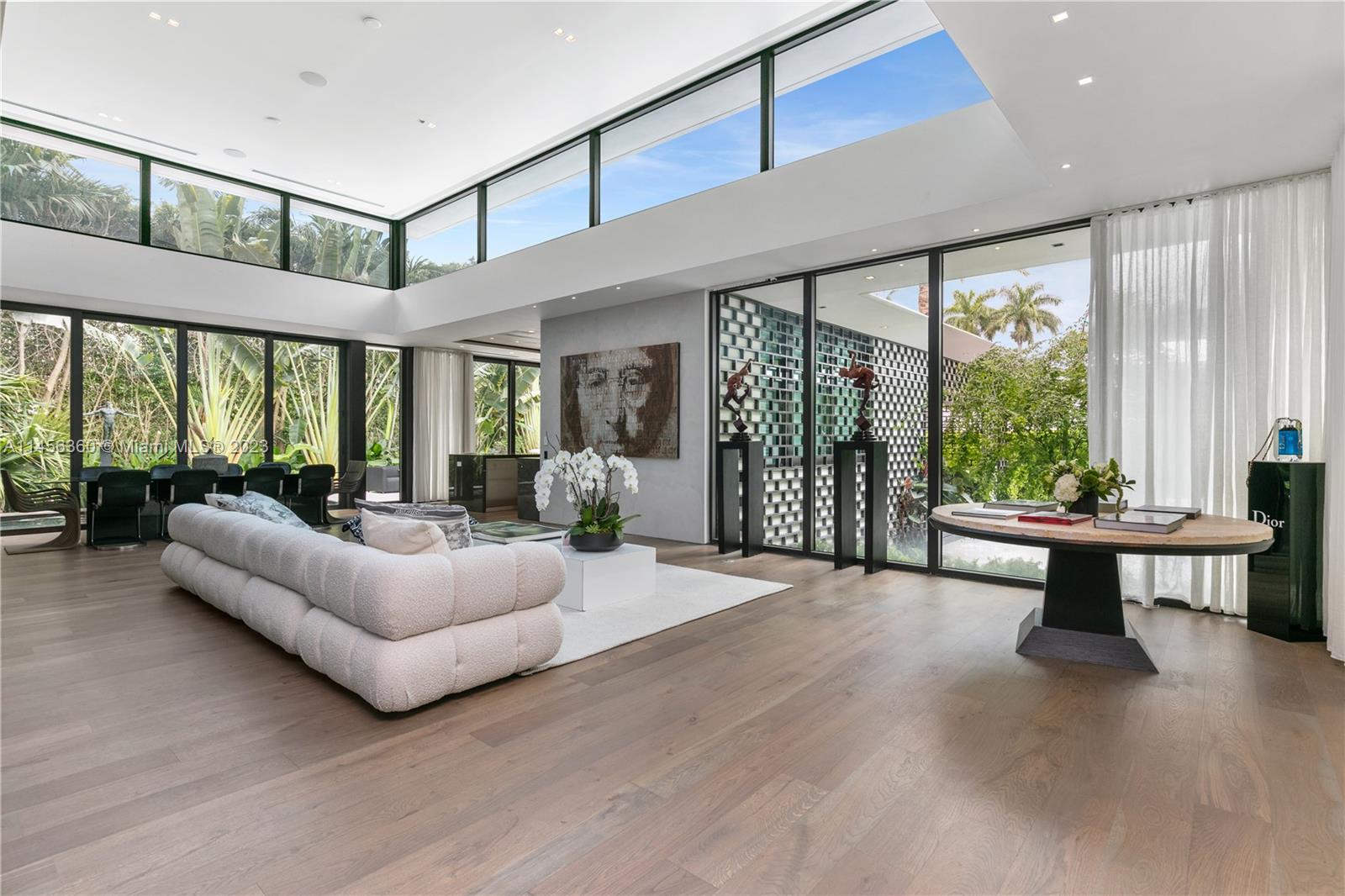 SUNSET ISLANDS-ISLAND NO 1 - Residential