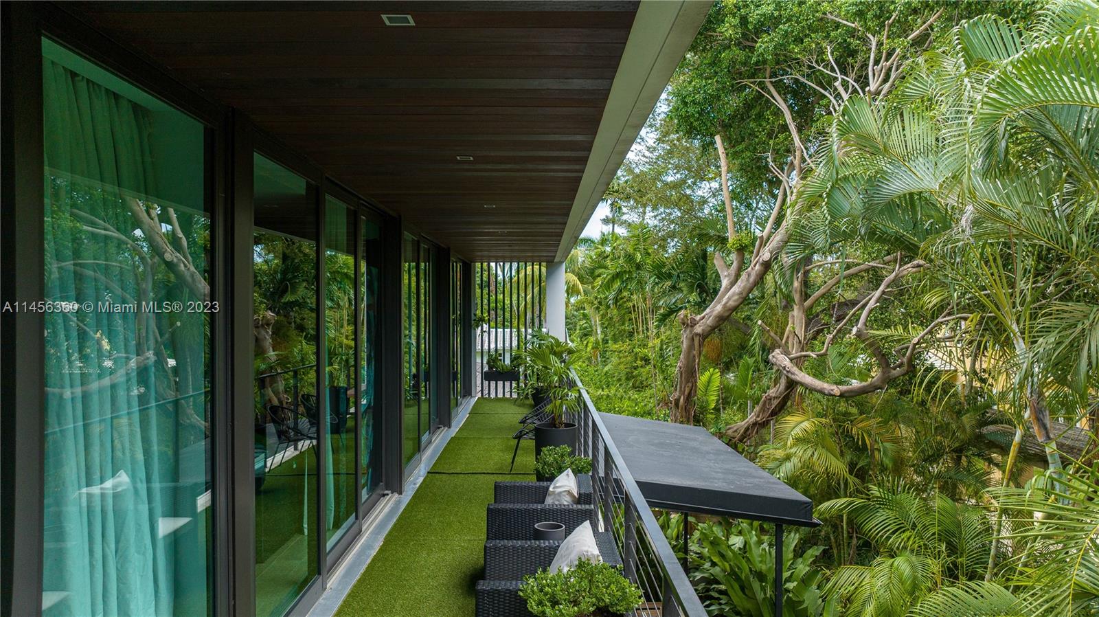 SUNSET ISLANDS-ISLAND NO 1 - Residential