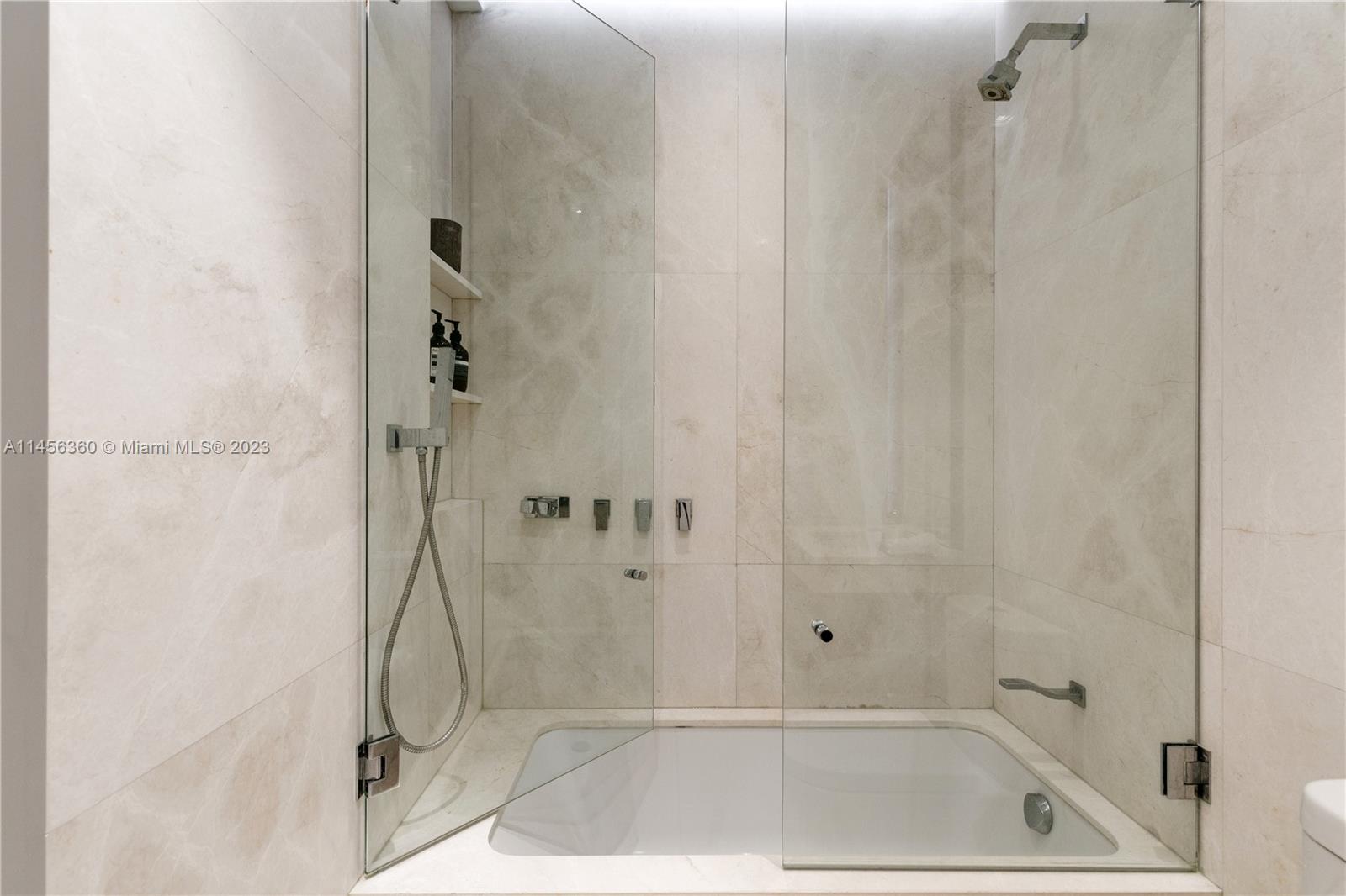 SUNSET ISLANDS-ISLAND NO 1 - Residential