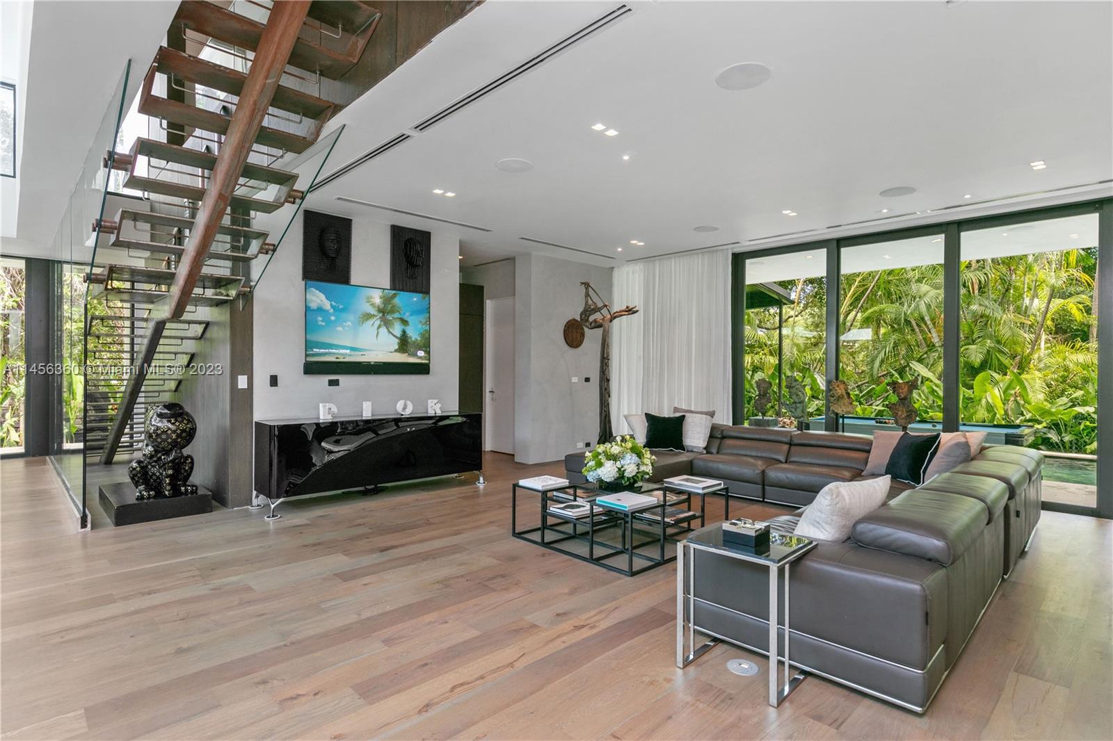 SUNSET ISLANDS-ISLAND NO 1 - Residential