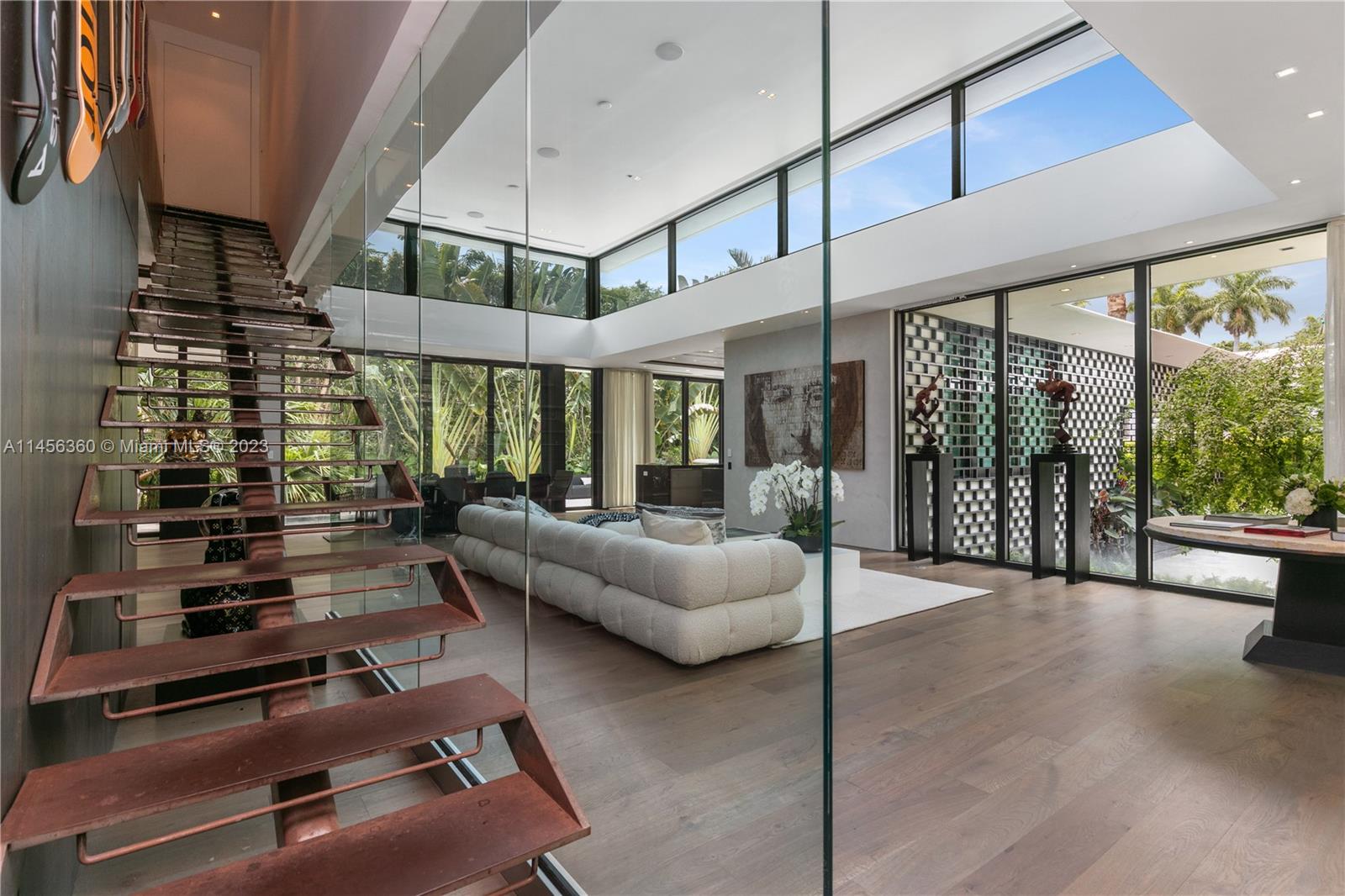 SUNSET ISLANDS-ISLAND NO 1 - Residential