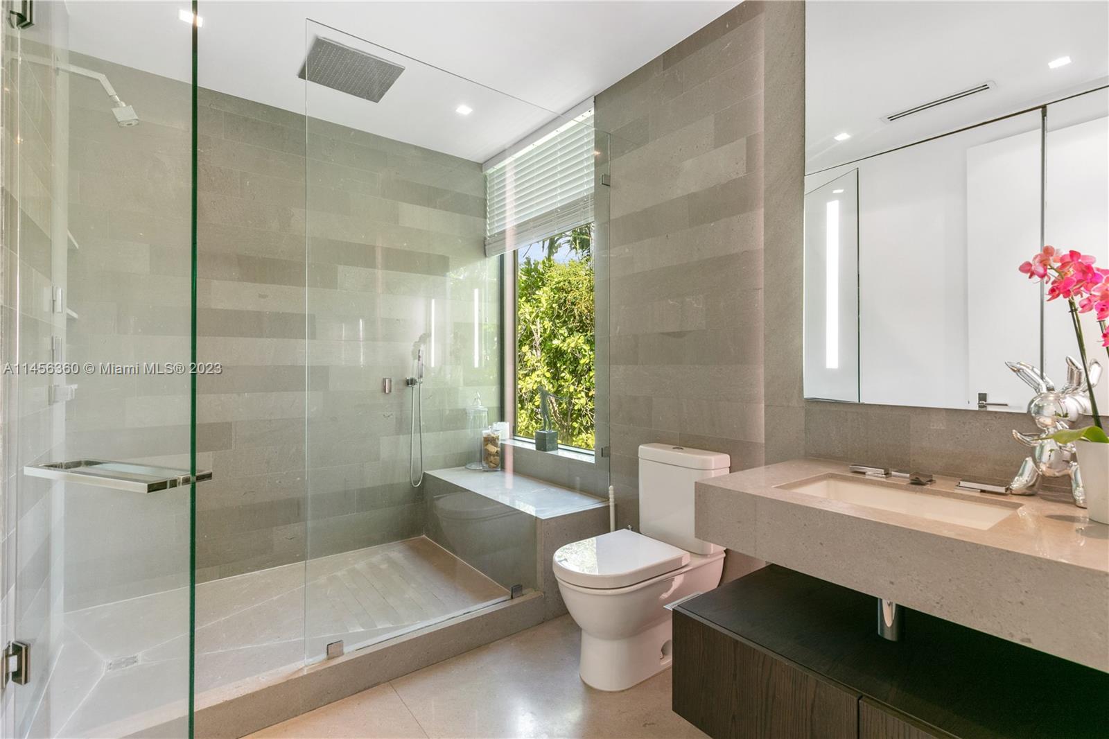 SUNSET ISLANDS-ISLAND NO 1 - Residential