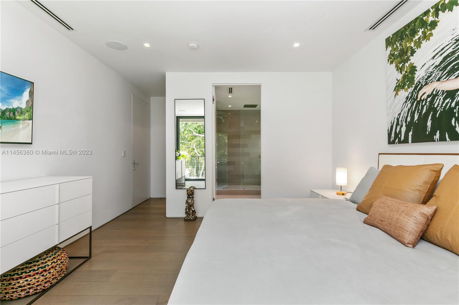 SUNSET ISLANDS-ISLAND NO 1 - Residential