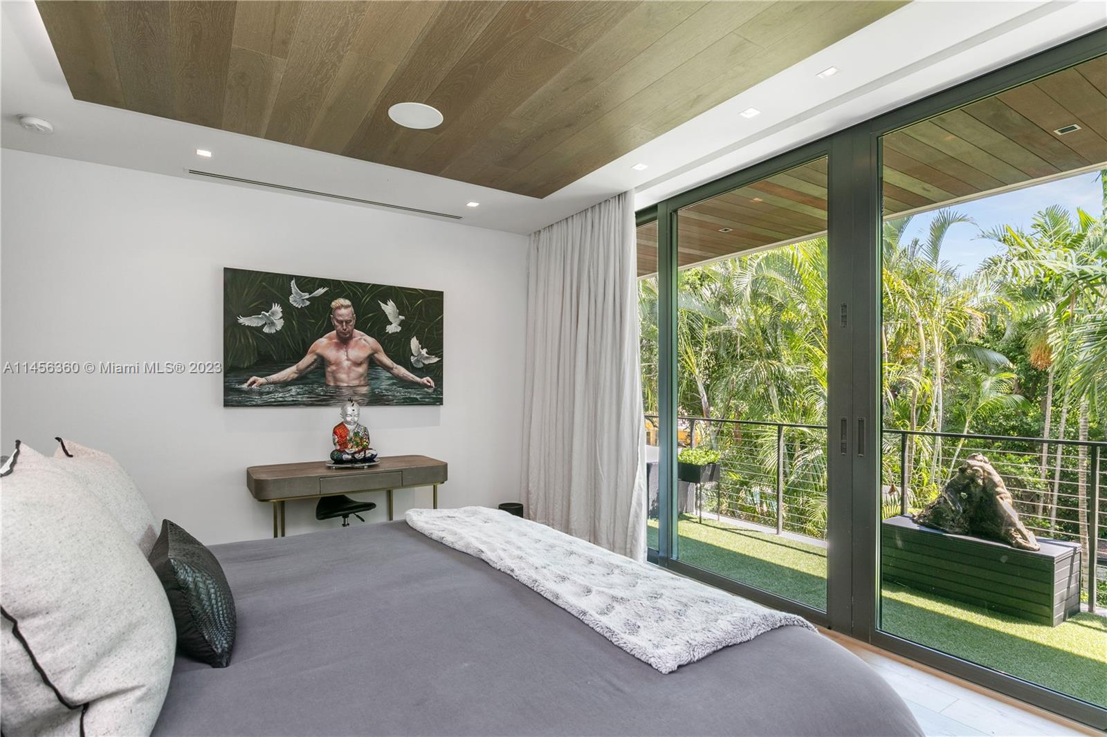 SUNSET ISLANDS-ISLAND NO 1 - Residential