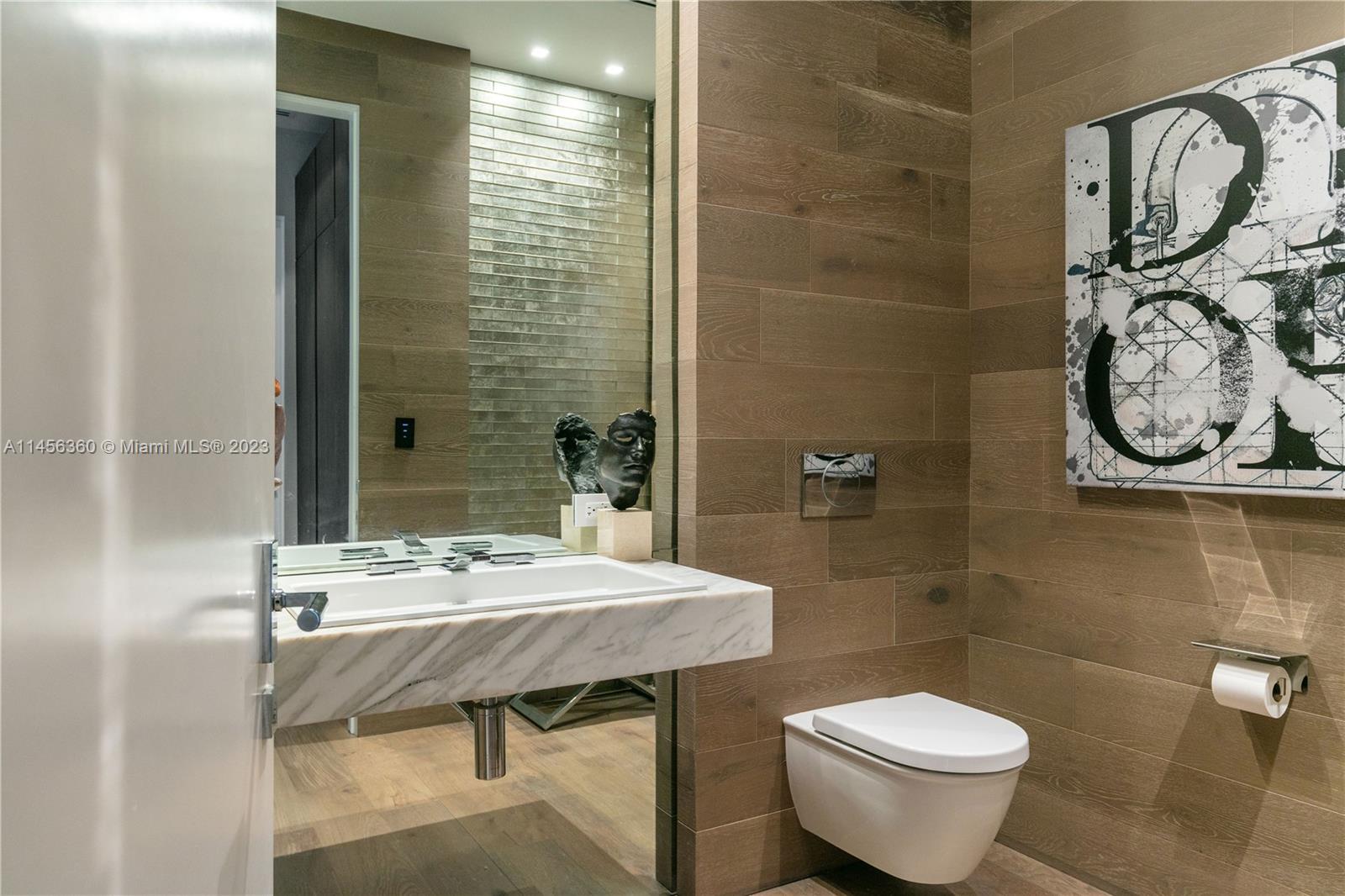 SUNSET ISLANDS-ISLAND NO 1 - Residential