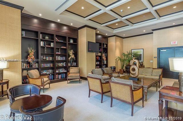 VERANDA CONDO - Residential