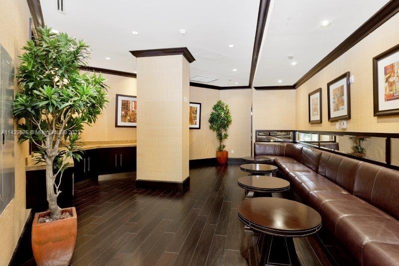 VERANDA CONDO - Residential