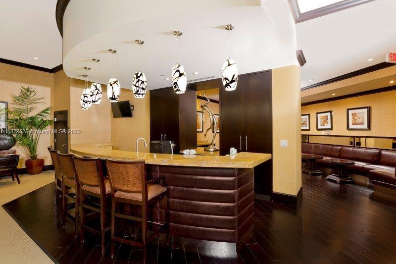 VERANDA CONDO - Residential