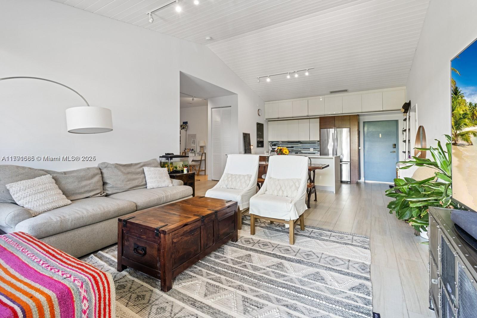 101 Ocean Lane Dr 4013