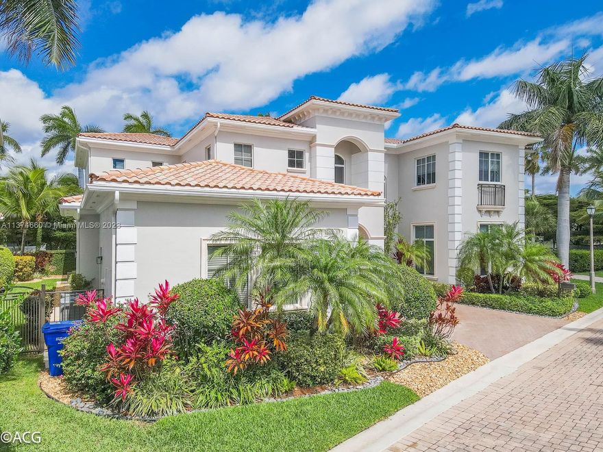 A BIT OF WONDERLAND! Experience luxury living in Harbor Islands w/ this stunning  6 bed, 5 bath home. Boasting 5,224 SQFT of living space w/ lots of natural light and situated on a spacious 8,310 SQFT lot.
This 2-story home features a beautiful 24 x 24 diagonal marble floors, a chef’s kitchen w/ modern finishes, breakfast area, formal dining, living room, game/family room, 2 car garage, volume ceilings, recess lights, and IMPACT WINDOWS/DOORS.
The master bed is very spacious, w/ 2 walk-in closets, dual sink, jacuzzi and shower. On the 2nd floor every room has its own bath as well. The pool area is fantastic w/ a covered patio, perfect for entertaining.
Harbor Islands offers tennis, basket, pickle ball courts, gym, club house, and 24 hr security. A TRUE TESTAMENT TO YOUR ACHIEVEMENTS.