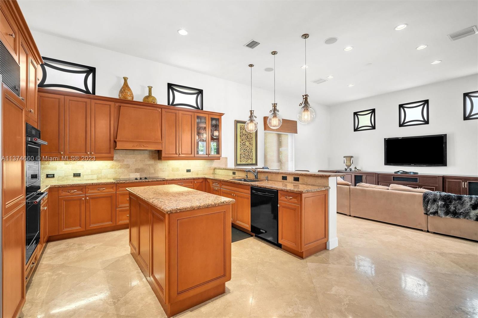 THREE ISLANDS 3RD SECTION - Residential