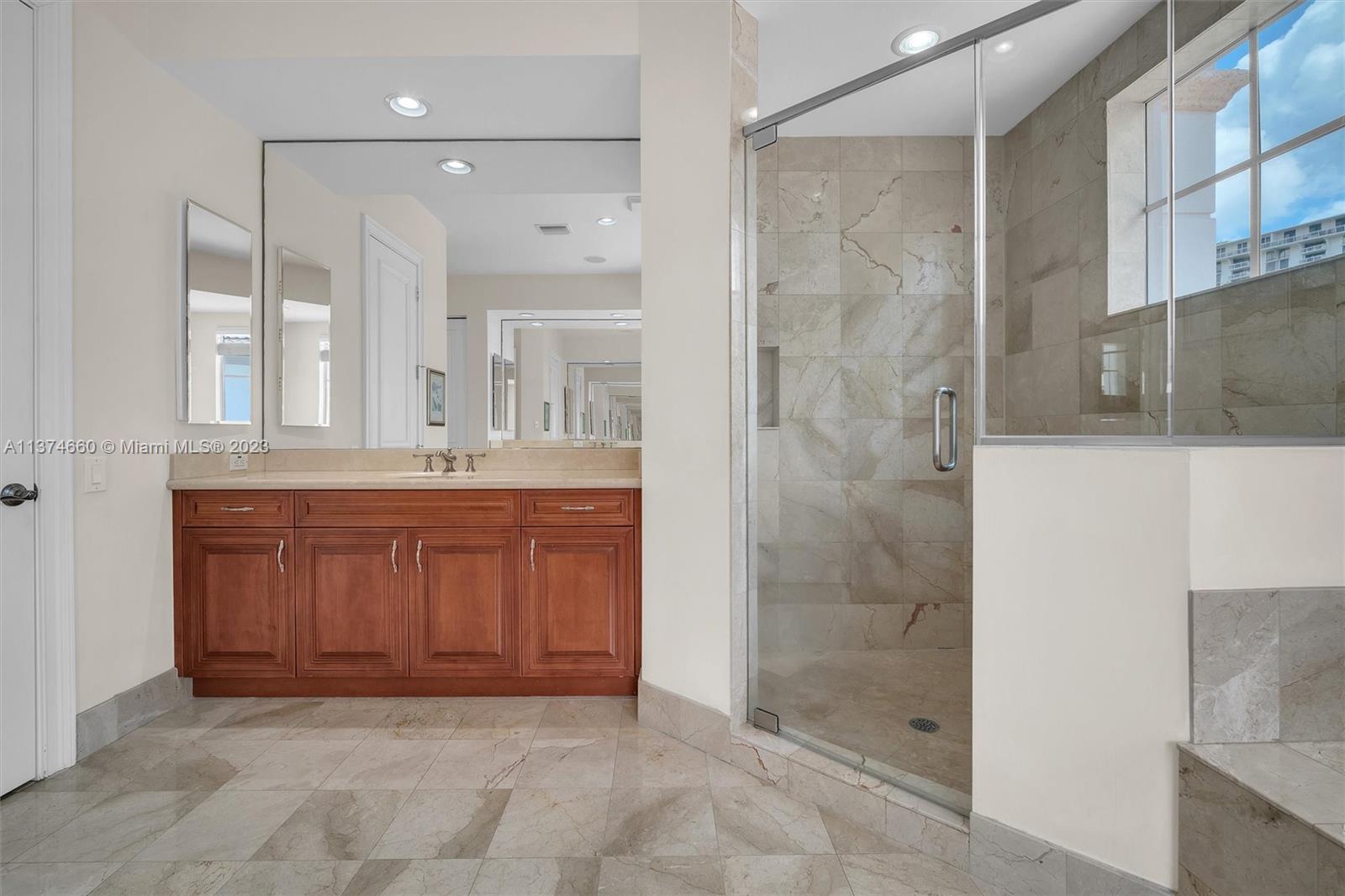 THREE ISLANDS 3RD SECTION - Residential