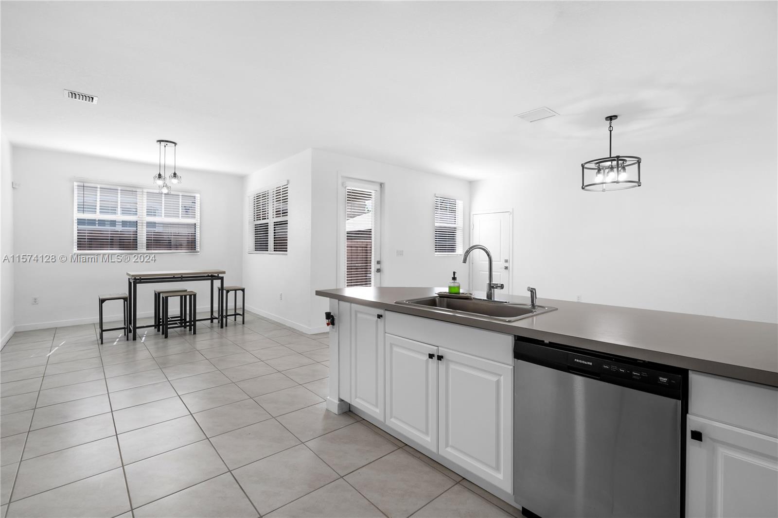 SUMMERVILLE VILLAS - Residential