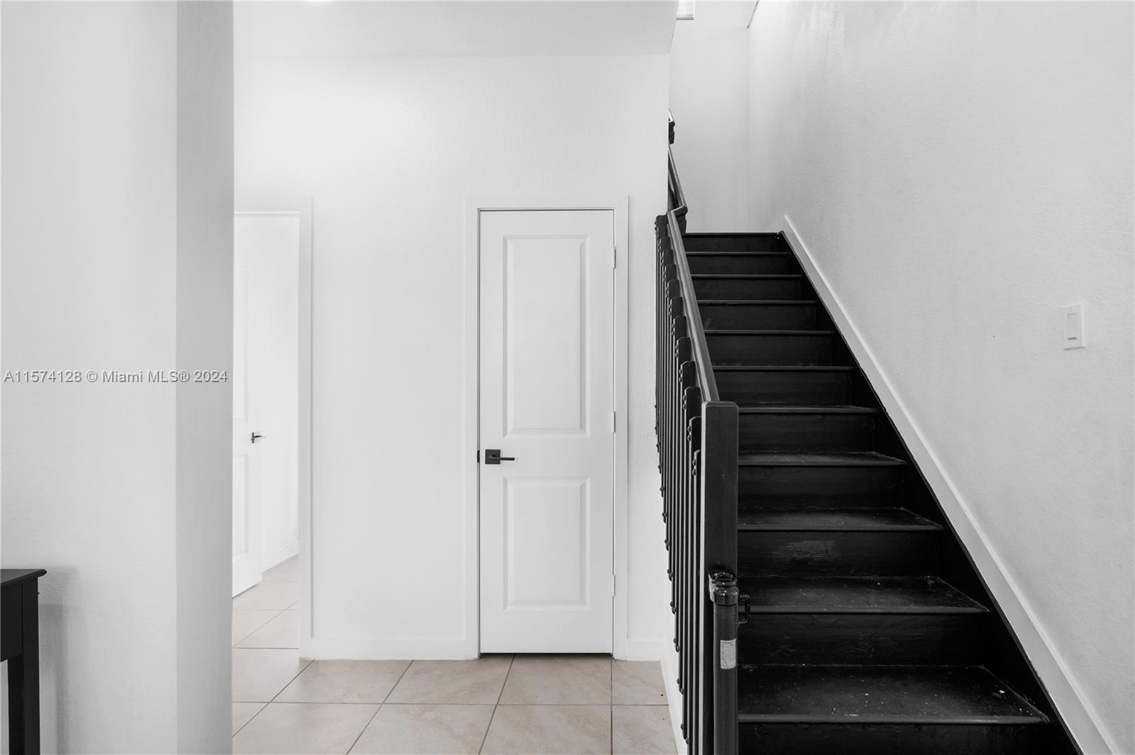 SUMMERVILLE VILLAS - Residential