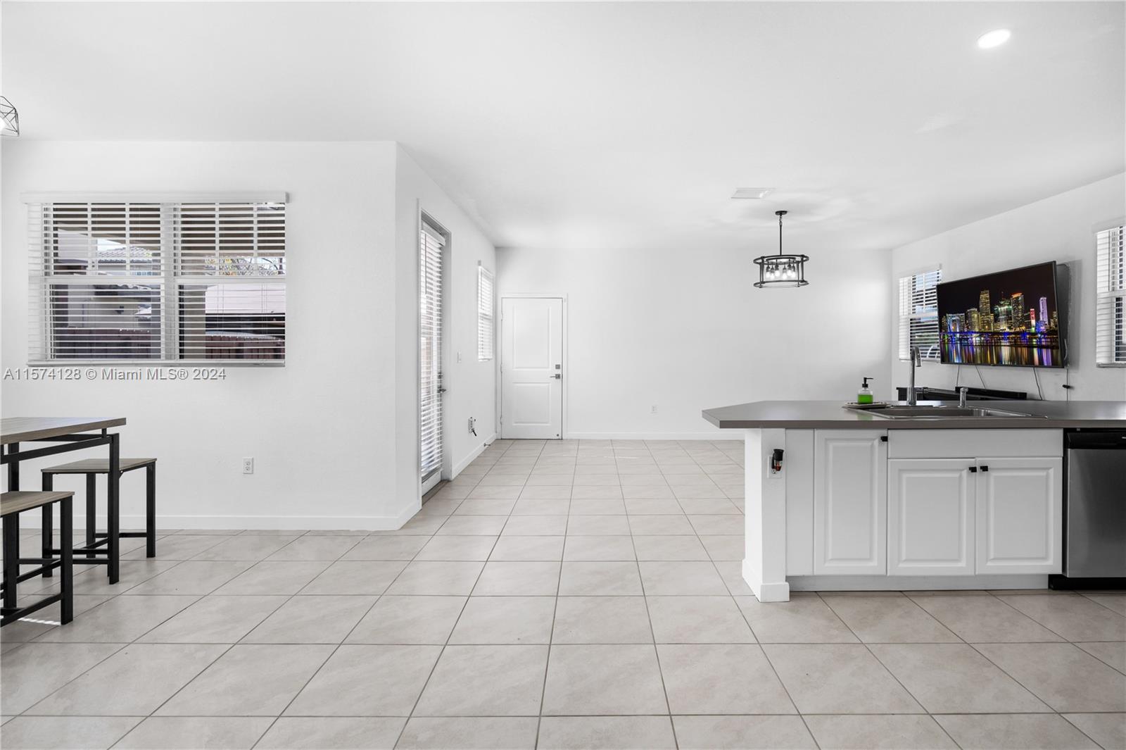 SUMMERVILLE VILLAS - Residential