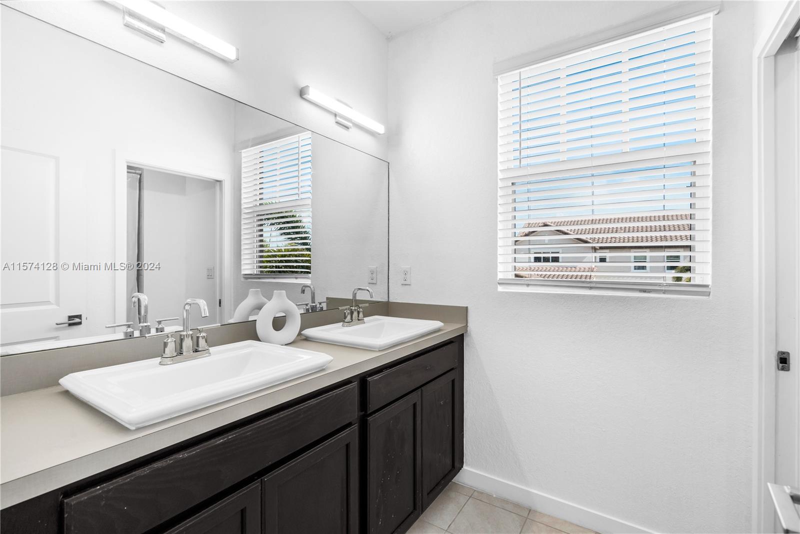 SUMMERVILLE VILLAS - Residential