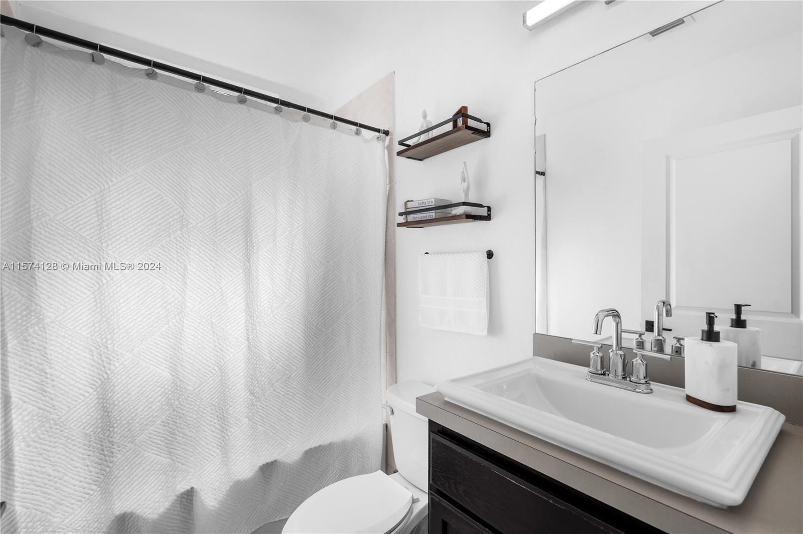 SUMMERVILLE VILLAS - Residential