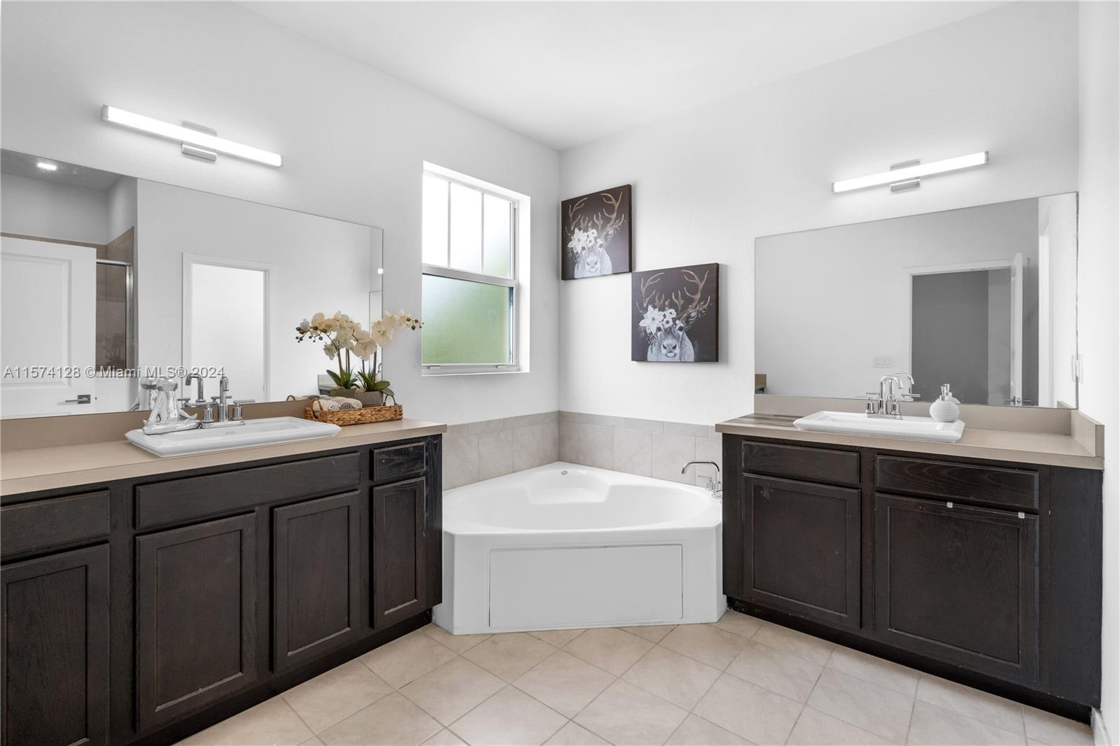 SUMMERVILLE VILLAS - Residential