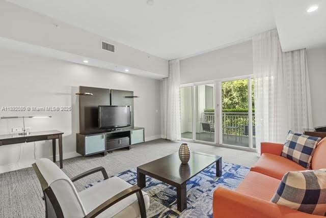 View photos, virtual tours, details... 5300 NW 87th Ave 1008