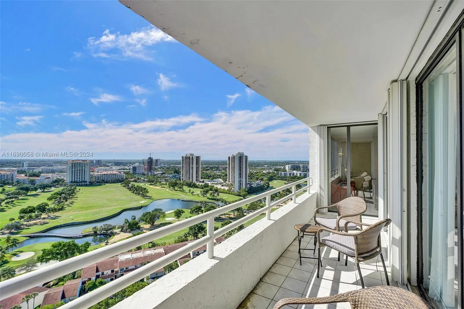 Aventura, Florida 33180, United States, 3 Bedrooms Bedrooms, ,3 BathroomsBathrooms,Residential,Active,33623