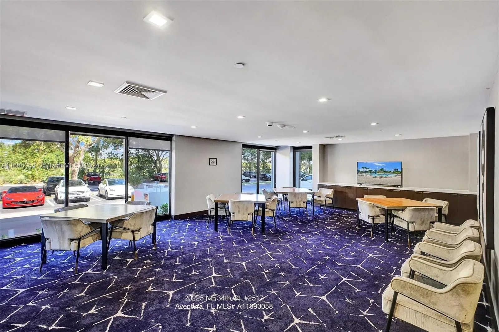 Aventura, Florida 33180, United States, 3 Bedrooms Bedrooms, ,3 BathroomsBathrooms,Residential,Active,33623