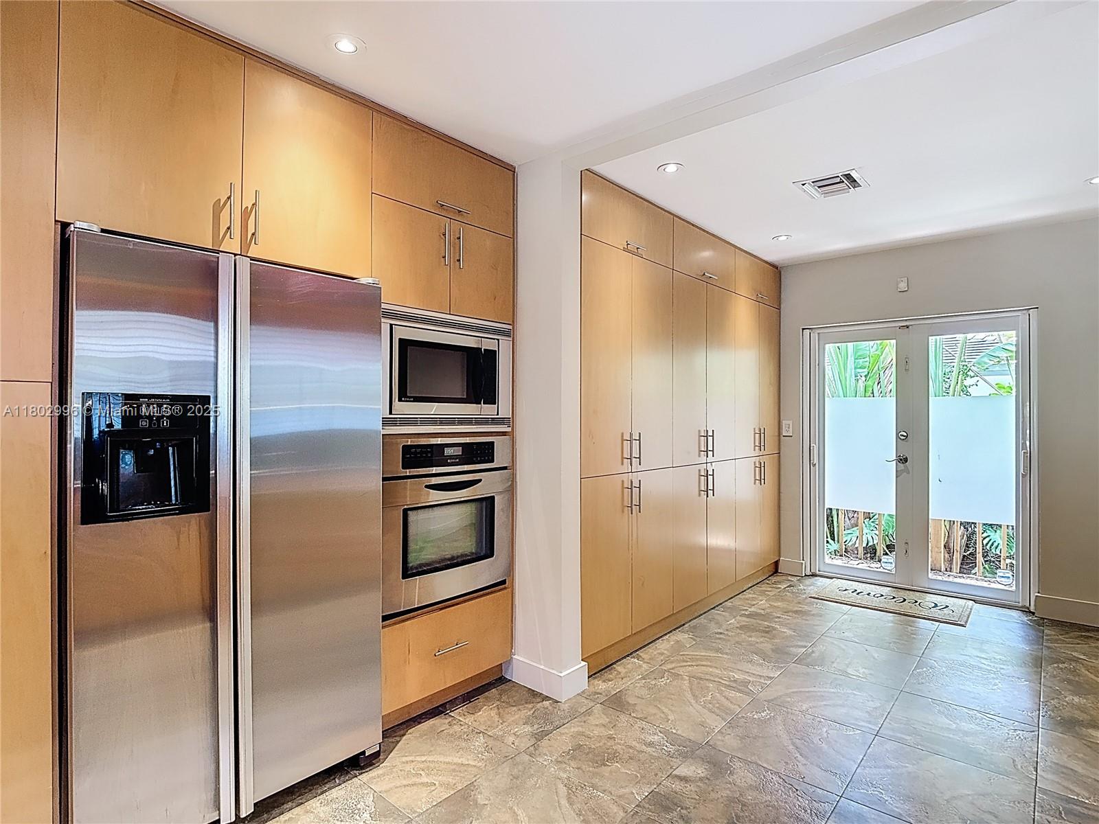 CRYSTAL HEIGHTS - Residential