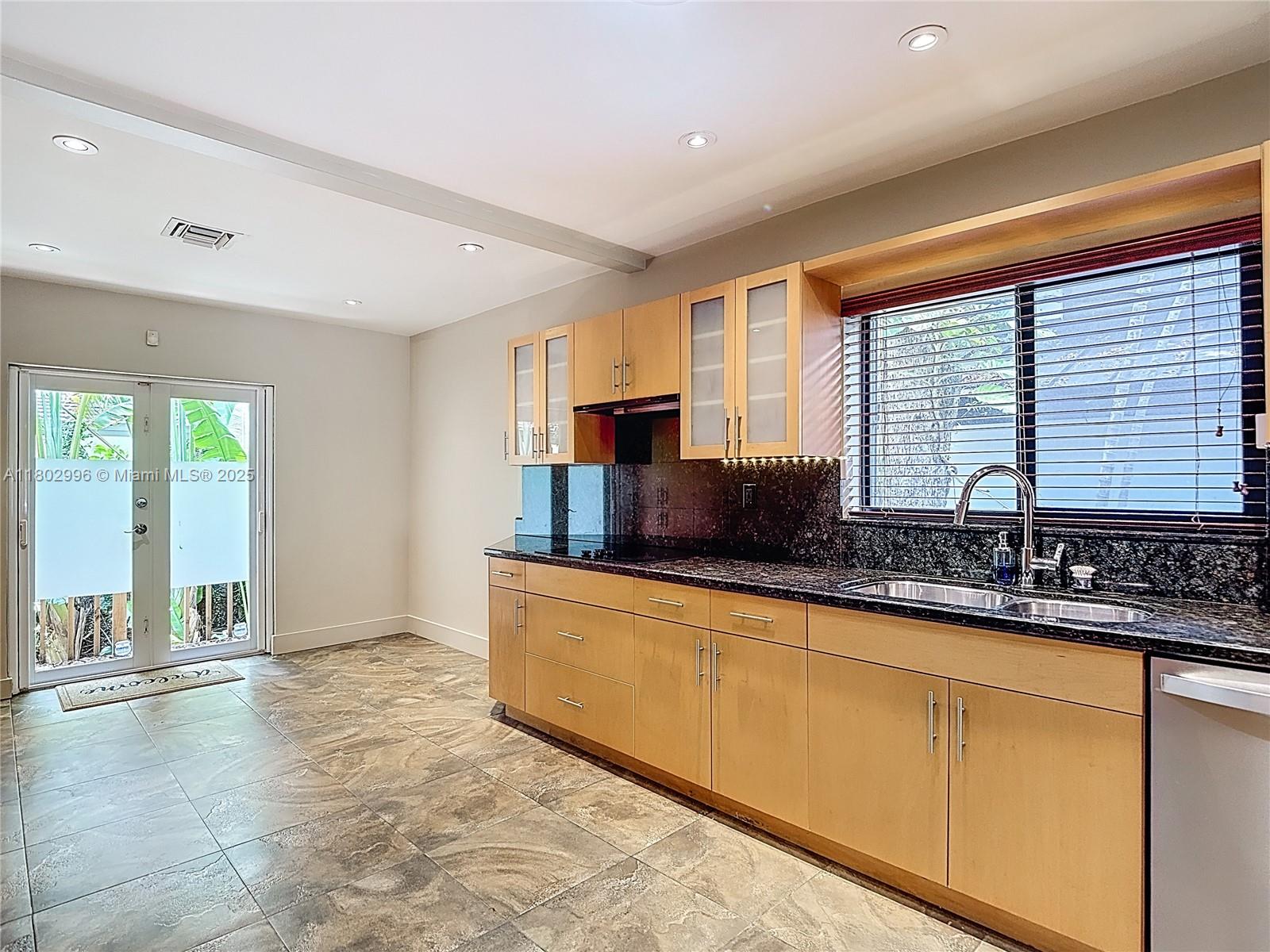 CRYSTAL HEIGHTS - Residential