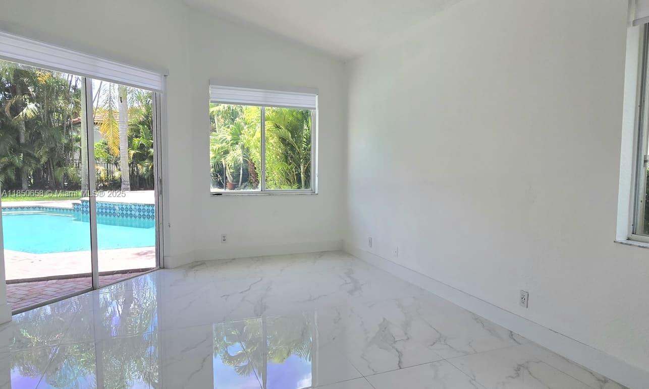 THE ISLANDS - Residential Lease