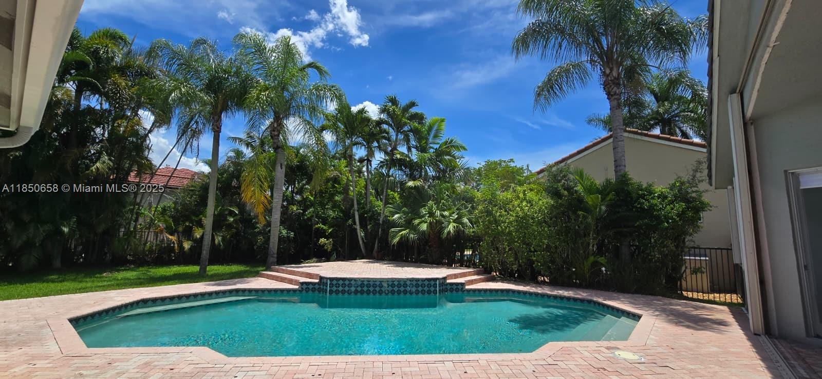 THE ISLANDS - Residential Lease